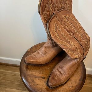 Vintage Leather Cowboy Boots. Size 8. So comfy!